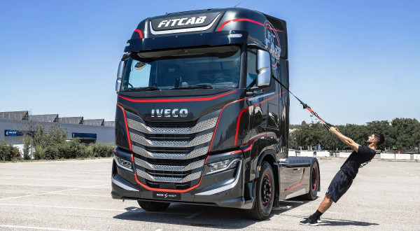 IVECO нового века: дебютировал тягач S-Way